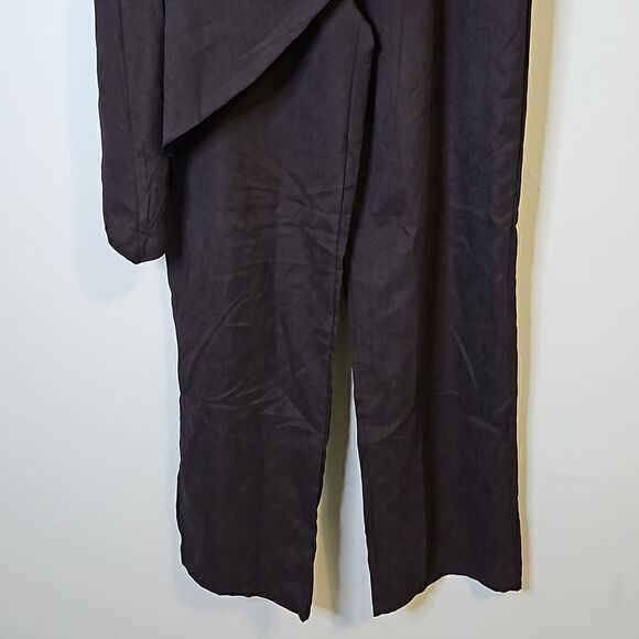 Black jumpsuit with a flowy overlay. Size M. - Picture 5 of 7